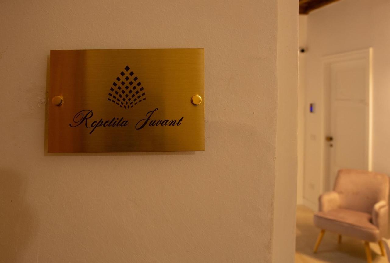 Repetita Juvant โรม ภายนอก รูปภาพ